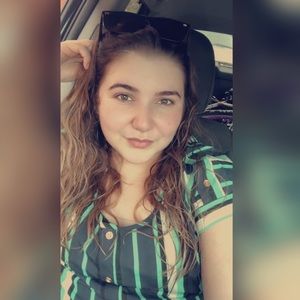 Meet your Posher, Andrea